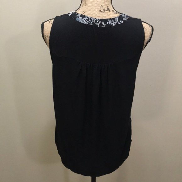 {LOFT} Floral Gathered V Sleeveless Knit top - Picture 4 of 6